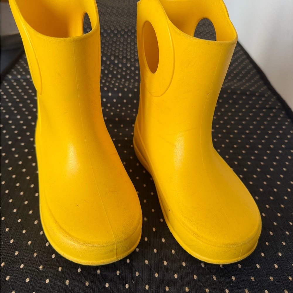 OKABASHI Yellow Kids Rain Boots size 10 waterproof pull on/off